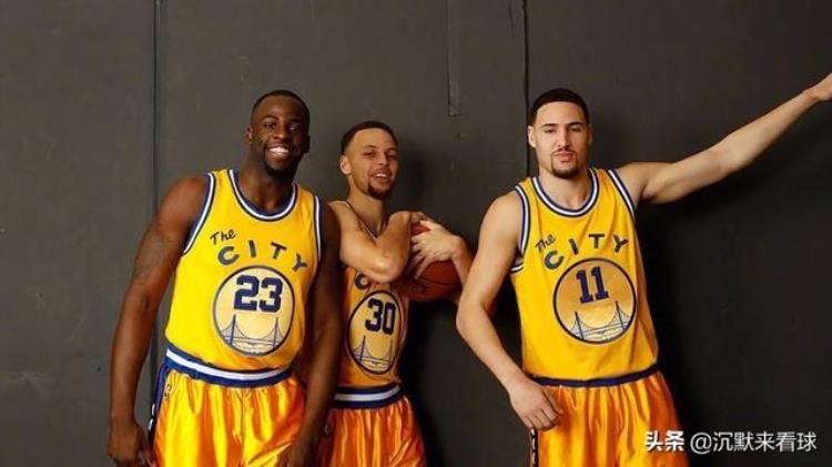 nba2k22湖人球员能力值「湖人5分钟20-5反超比分」