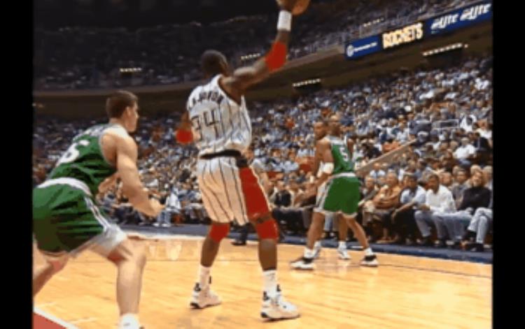 nba球星标志性动作「篮球的魅力动态图盘点NBA球星们的标志性进攻方式」