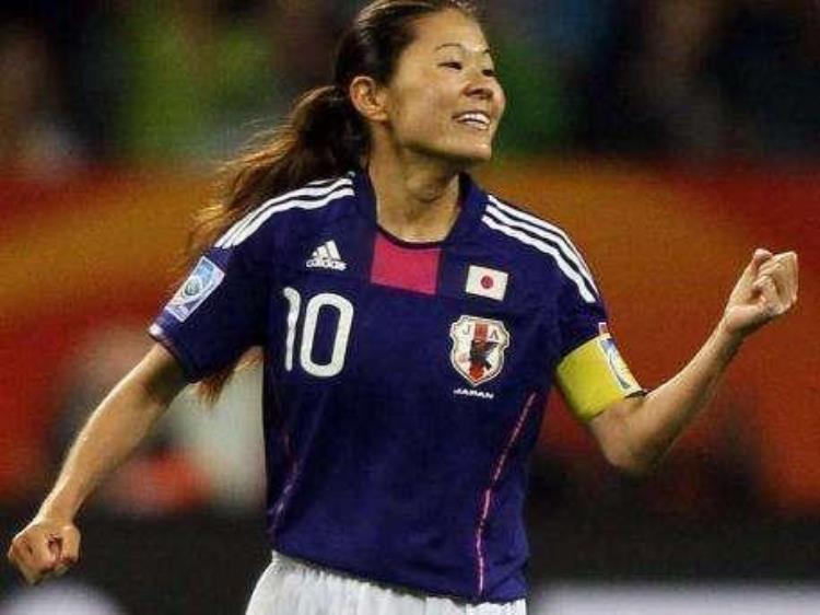 女足打进世界杯「连续出战6届世界杯的亚洲足球一姐为踢球放弃美国安逸主妇生活」