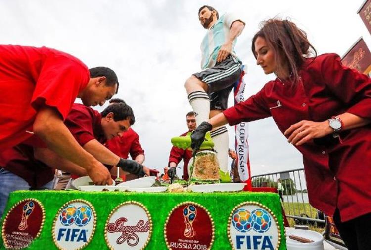 梅西主题生日蛋糕「俄罗斯世界杯上给梅西庆生的生日蛋糕」