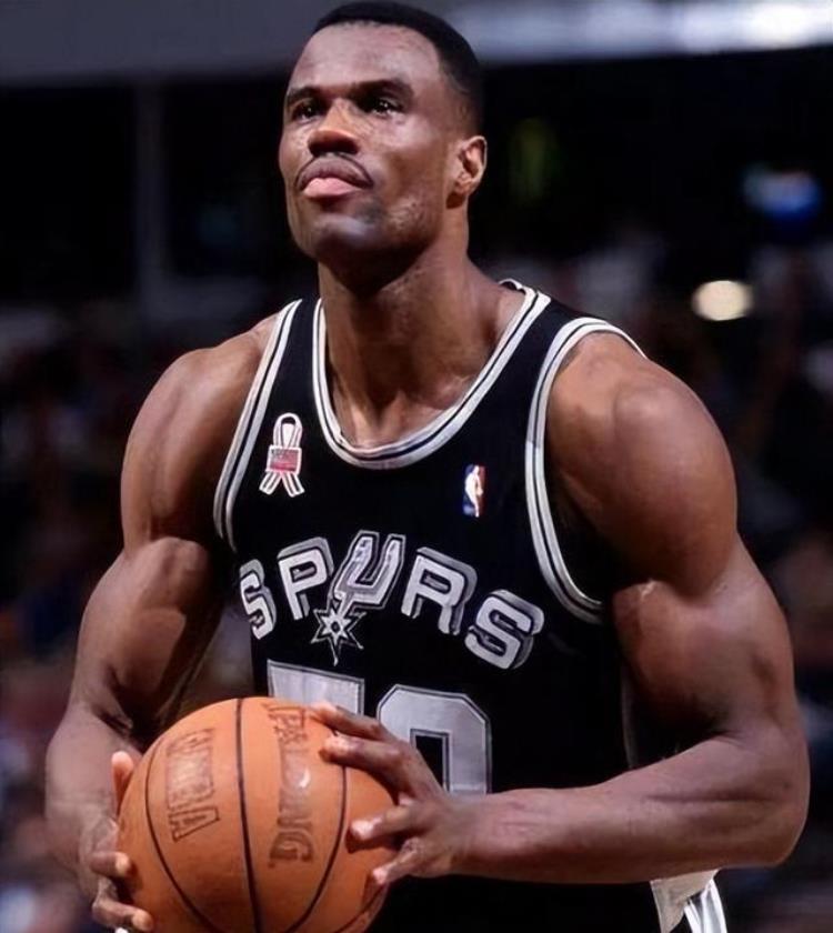 nba肌肉最好的球员「90年代NBA内线肌肉有多强对比现役内线个个都是麒麟臂」