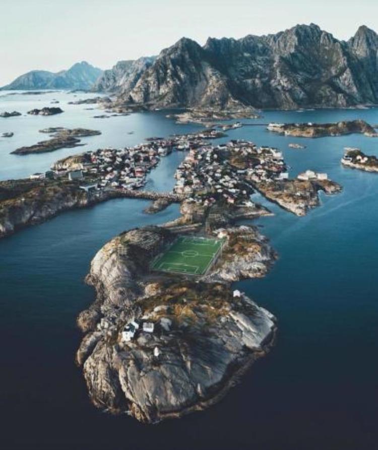 比如世界足球场「世界上最美的海上足球场世界杯为什么不在这里踢呢」