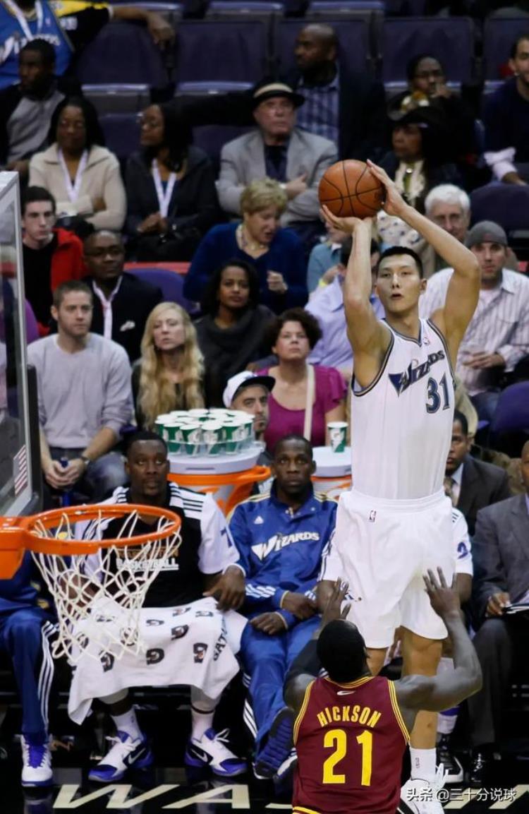 易建联并不成功的五年NBA生涯写满了遗憾和坏运气