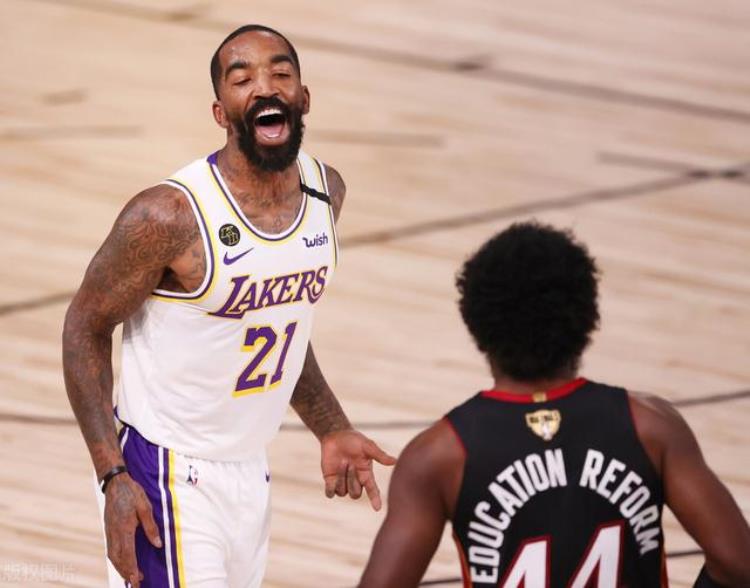 詹姆斯身边的球星「在这里我们可以看到4个nba的明星球员他们都是詹姆斯的前队友」