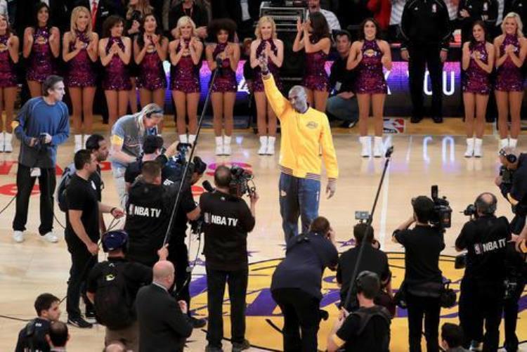 一场nba比赛门票多少钱「看1场NBA要多少钱中国赛票价是亚锦赛100倍看科比退役战540万」