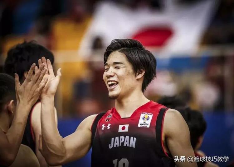 日本三名nba球员「正式签下了我酸了日本有三个NBA球员了啊」