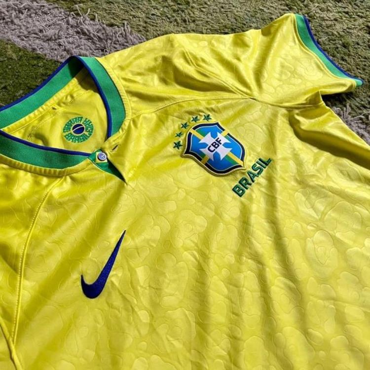 巴西美洲杯客场球衣「美洲豹纹上身卡塔尔世界杯巴西队新球衣亮相」