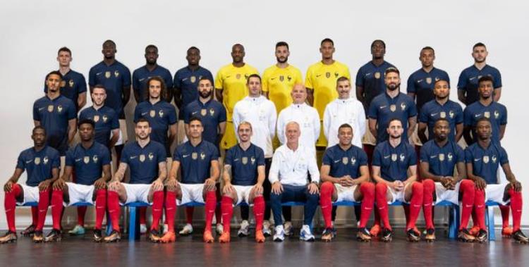 法国国家队照片 黑人「世界杯法国队晒照片火了球迷清一色的黑人以为是非洲队」