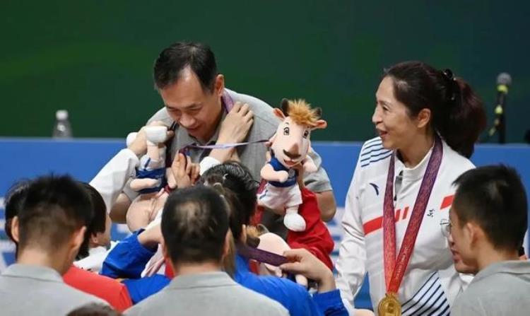中国女篮世界杯夺冠「中国女篮时隔28年再夺世界杯亚军她们的蜕变始于一个耻辱」