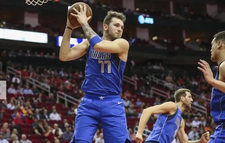 nba现役最高工资合同「NBA至今最高的10个薪资合同库里4年215亿美元仅排第二」