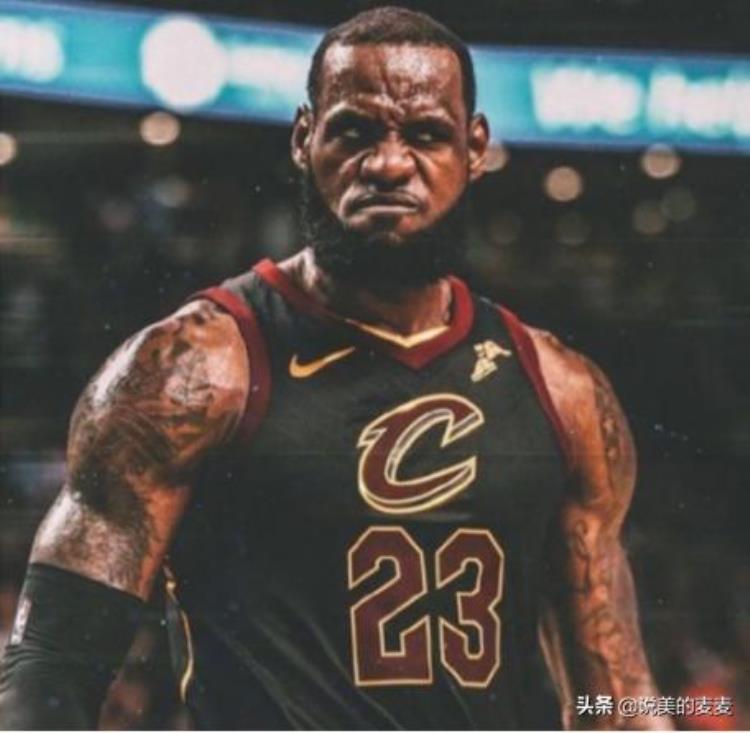 詹姆斯发际线回来了「每年花120万剪头NBA球星詹姆斯的拯救发际线之路」