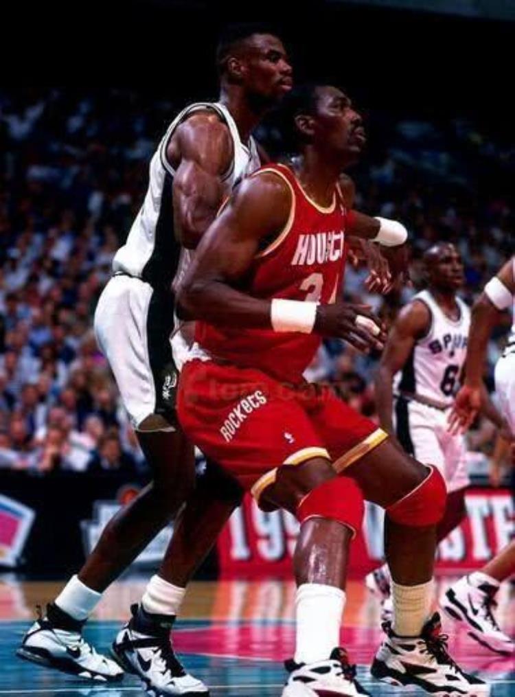 90年代的NBA内线到底有多拥挤强如奥尼尔也无法横着走