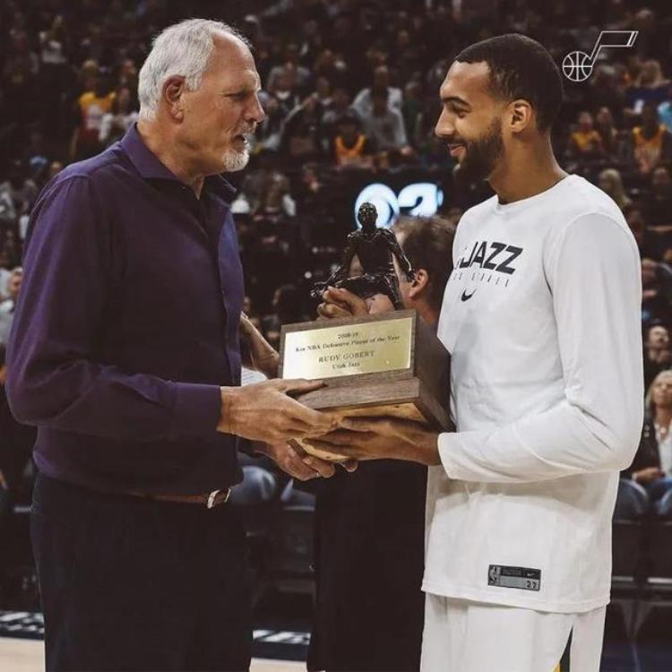 nba现役最高工资合同「NBA至今最高的10个薪资合同库里4年215亿美元仅排第二」