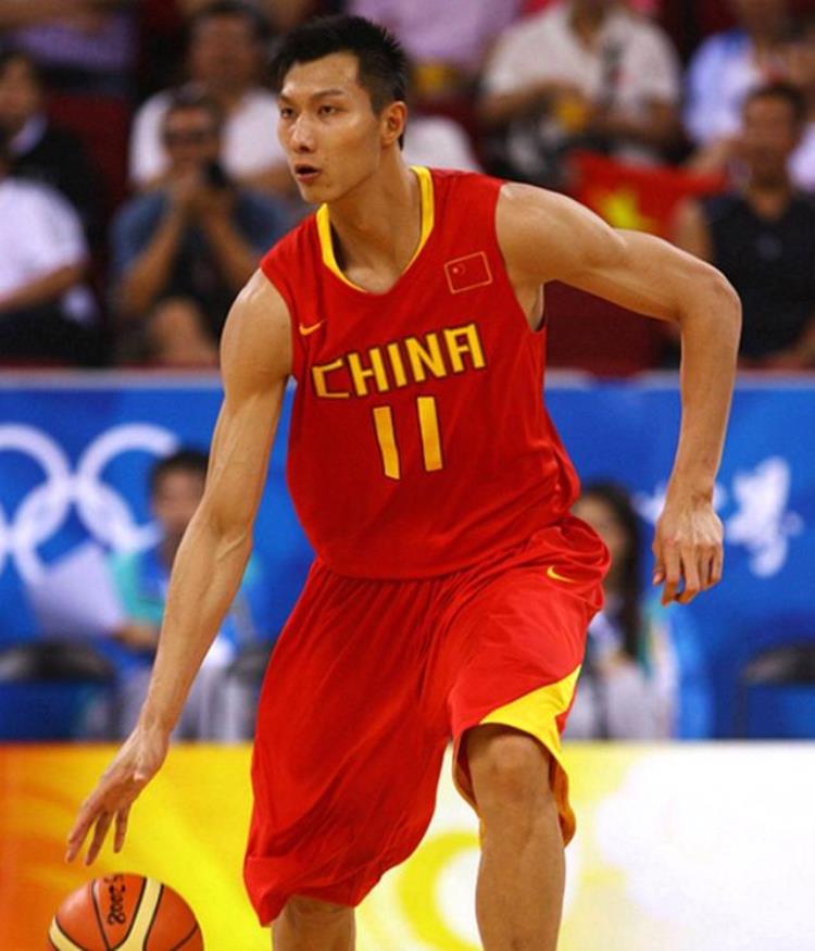 6年NBA15年CBA易建联一共赚到多少钱男篮天花板当之无愧