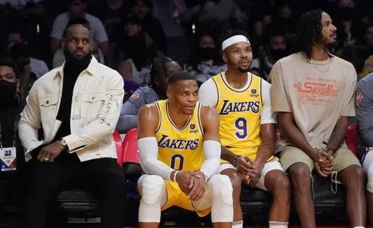 nba现役最高工资合同「NBA至今最高的10个薪资合同库里4年215亿美元仅排第二」
