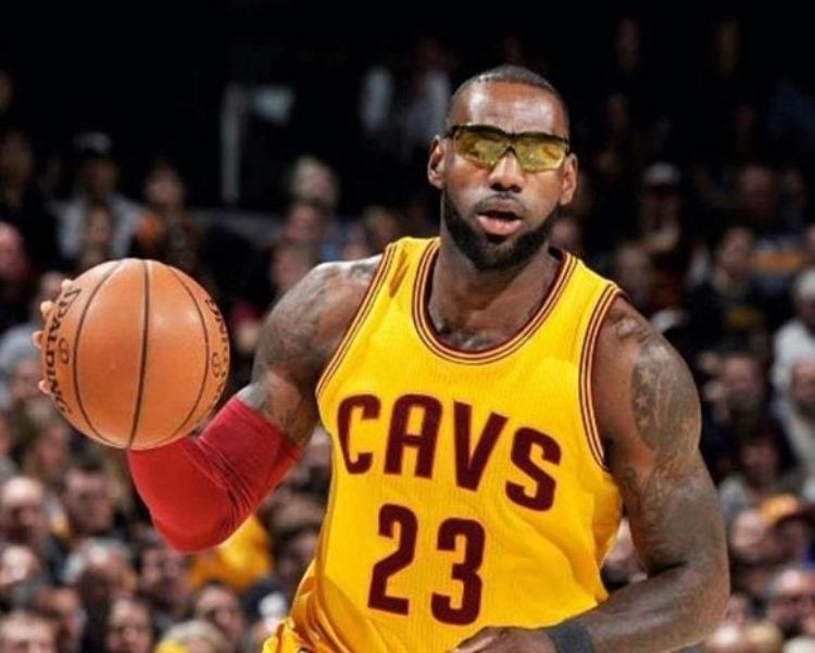 NBA球星戴护目镜都啥样隆多酷似黑客帝国库里戴护目镜太搞笑
