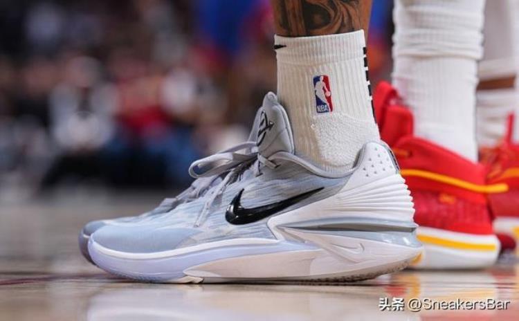 nba每日球员上脚球鞋「每日NBA球星上脚球鞋11月6日」