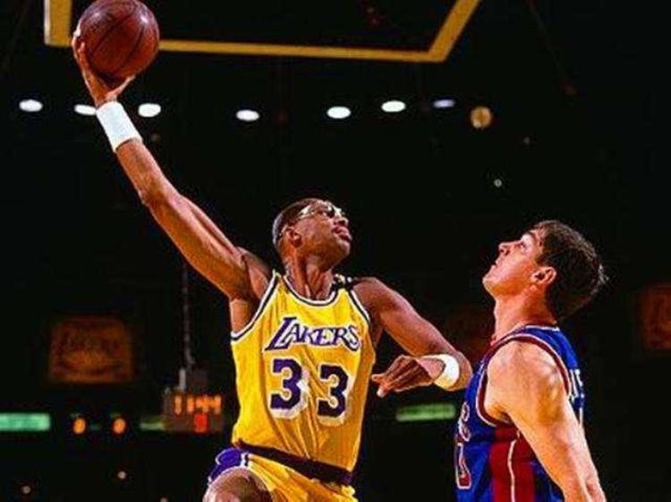 乔丹最厉害的技术「NBA十大巨星的代表绝技乔丹绝技并非后仰想盖天勾要借个梯子」