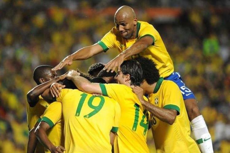 最后的桑巴足球「各国足球杂评系列二巴西桑巴足球征服世界」