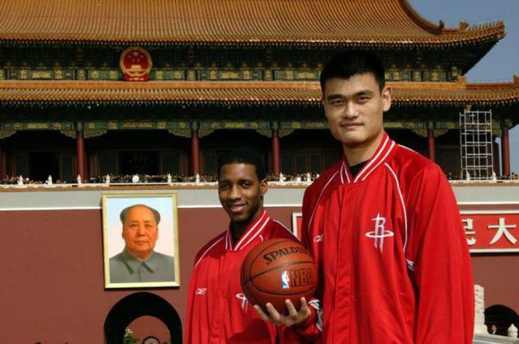 NBA中国赛撞上冰山而那些年有多火爆元年看姚麦一票难求13年赛事17队来华