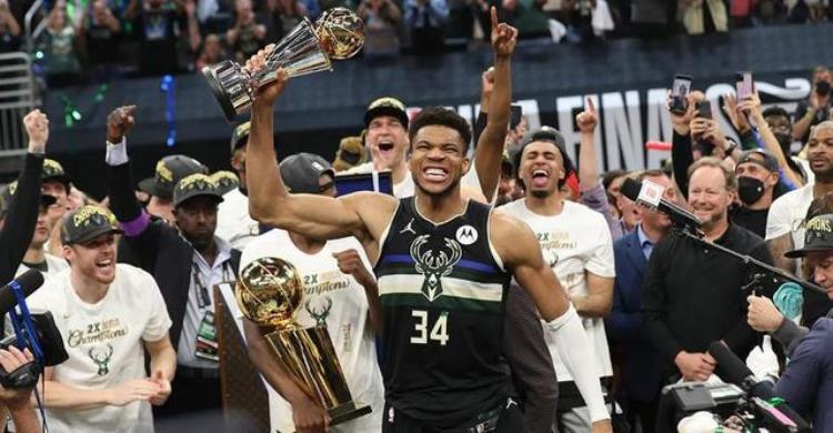 nba现役最高工资合同「NBA至今最高的10个薪资合同库里4年215亿美元仅排第二」