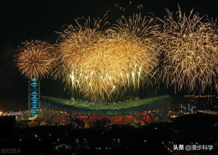 为什么雪花是六角形「一片雪花惊艳冬奥会开幕式为啥雪花是六角形存在其他形状吗」
