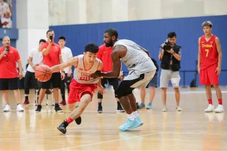 kyrie和欧文有什么区别「竟然是这样的一个欧文Kyrie中国行都发生了什么趣事」