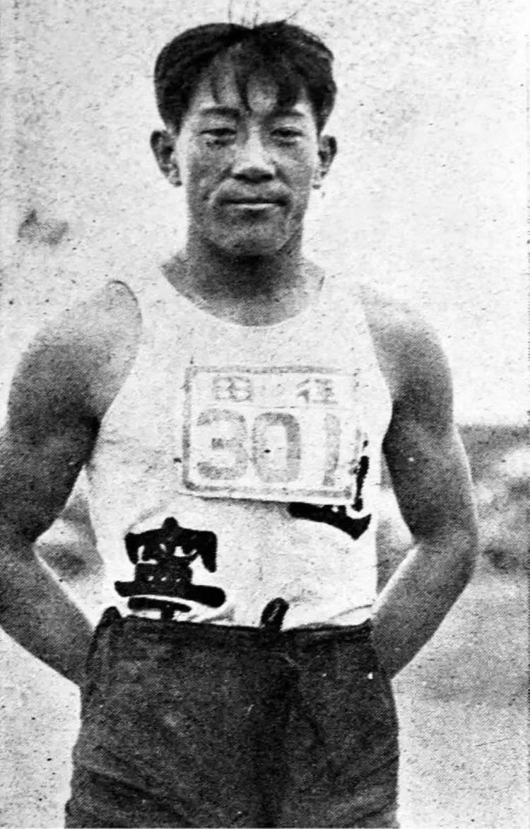 刘长春当年100米跑的最好成绩是( )「中国奥运第一人刘长春1932年参加100米和200米比赛成绩如何」