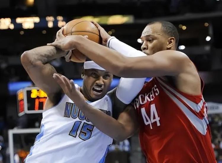 罚球怪异的传奇生涯从落选秀到被人熟知NBA最矮的首发中锋