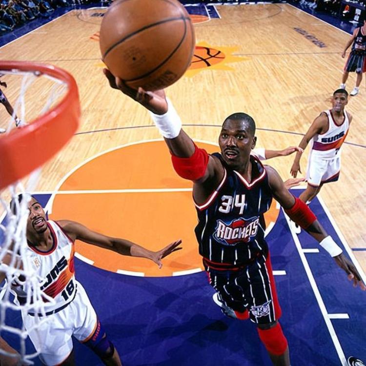 NBA最疯狂的5大年度表演00鲨鱼统治力太强乔丹傲视群雄
