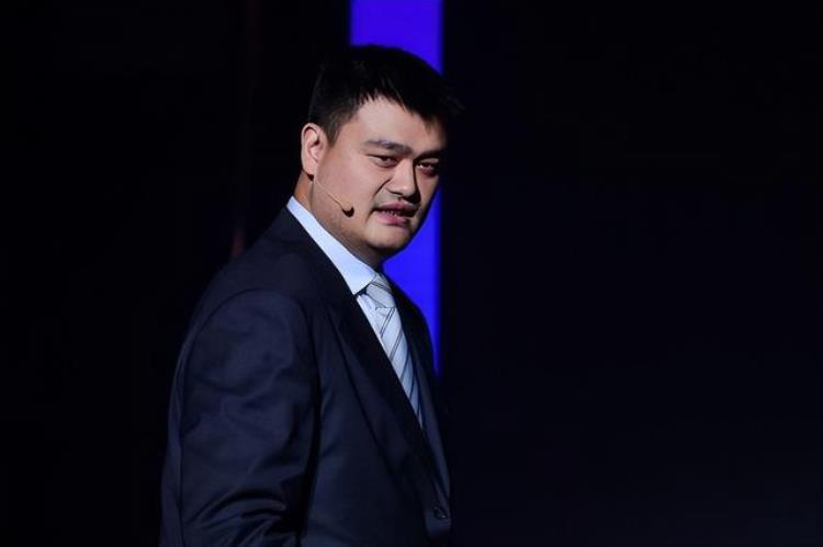 从NBA退役后还能领钱大致一年117万巴特尔7万那姚明阿联呢