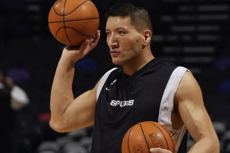 从NBA退役后还能领钱大致一年117万巴特尔7万那姚明阿联呢