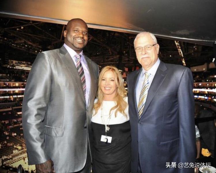 湖人女老板珍妮巴斯「从NBA名媛到最强女老板珍妮巴斯的故事远比你想象的精彩」