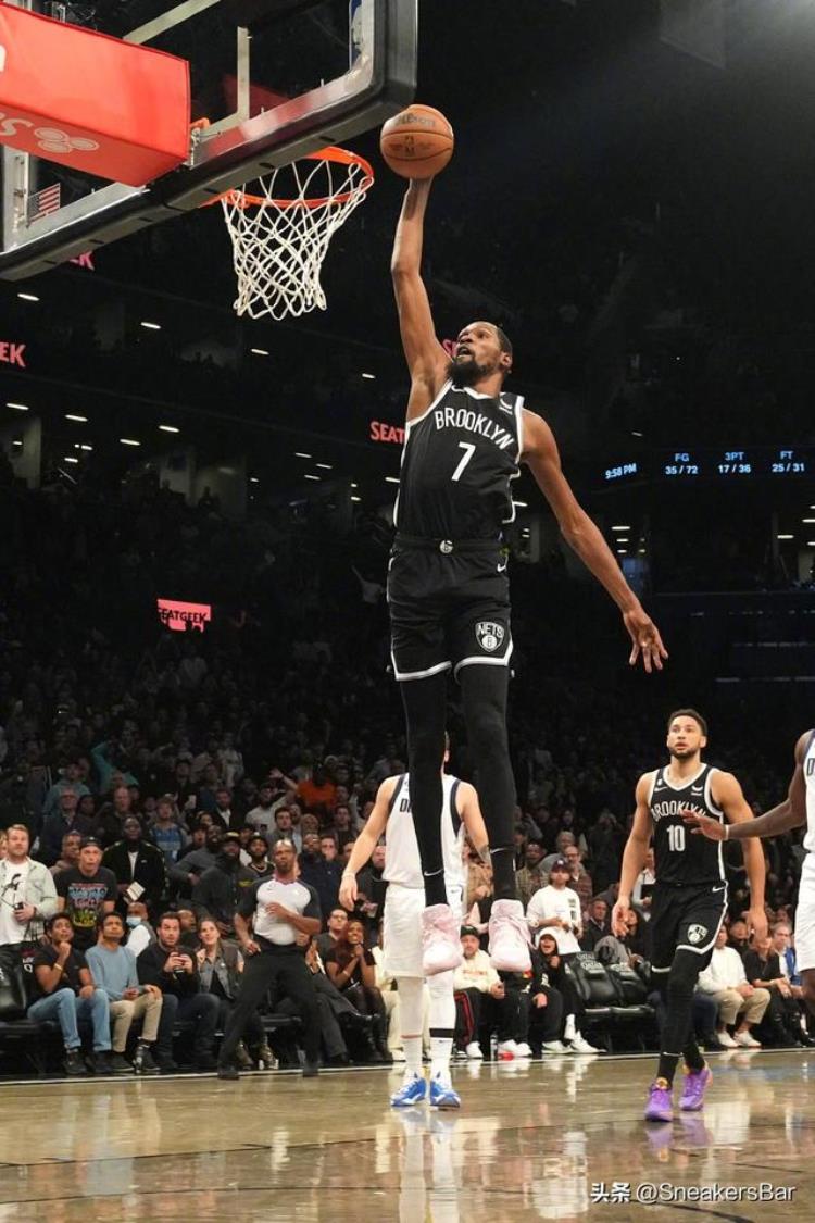 nba球星今日上脚球鞋「每日NBA球星上脚球鞋10月28日」