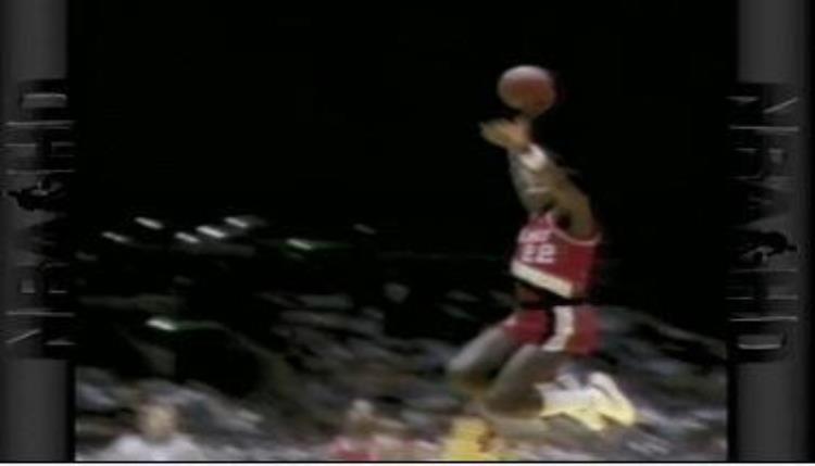 nba实战罚球线扣篮最远的是谁,nba最远扣篮詹姆斯