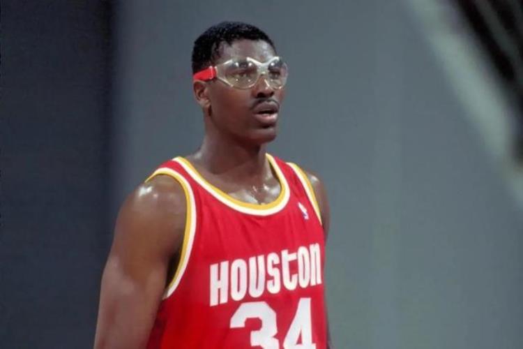 比尔拉塞尔单场最高得分「美媒盘点NBA25名超级巨星的单场最高分比尔拉塞尔最高才37分」
