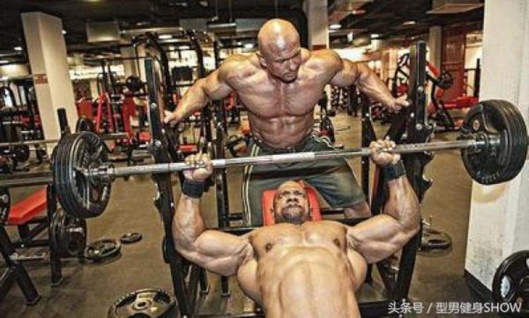 如何正确的做仰卧推举首先要避免这4大错误之一「如何正确的做仰卧推举首先要避免这4大错误」
