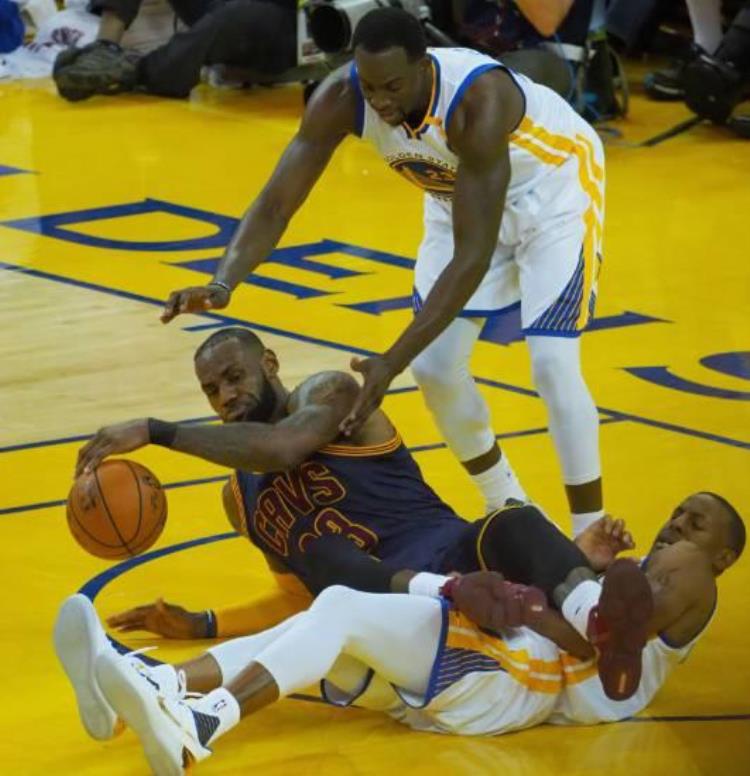 从互相毒奶到互喷NBA总决赛火药味渐浓巅峰对决即将开始