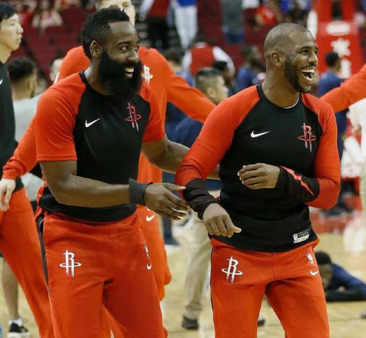 难兄难弟哈登和保罗都陷入了可能被钉在NBA耻辱柱上的尴尬