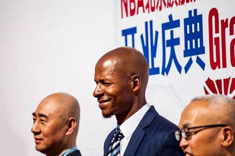 北京哪里买球鞋「买鞋打卡的新去处NBA北京旗舰店开业暗藏好多惊喜」