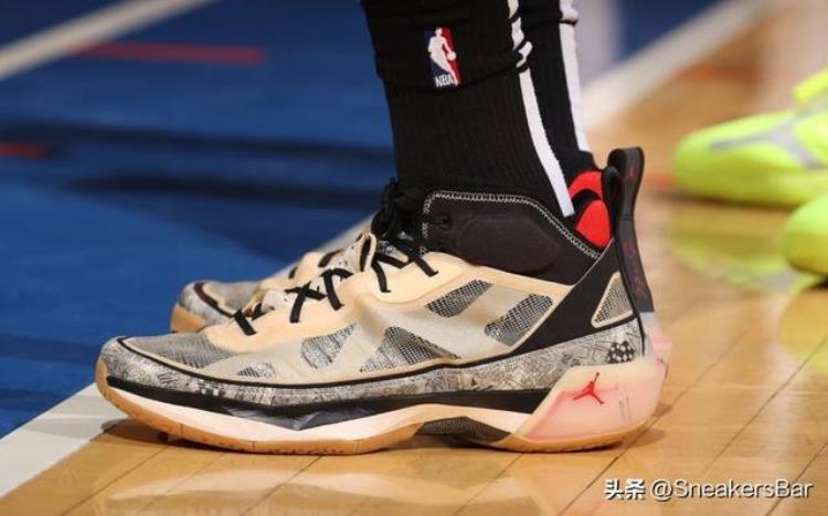 nba每日球员上脚球鞋「每日NBA球星上脚球鞋11月6日」