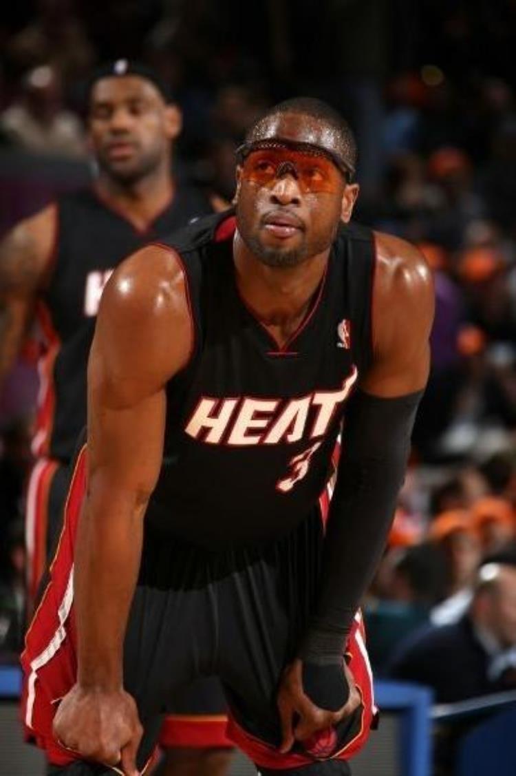 nba球星的鞋垫有多贵「NBA球员的装备有多贵篮球比iphone6还贵鞋垫比球鞋贵上万」