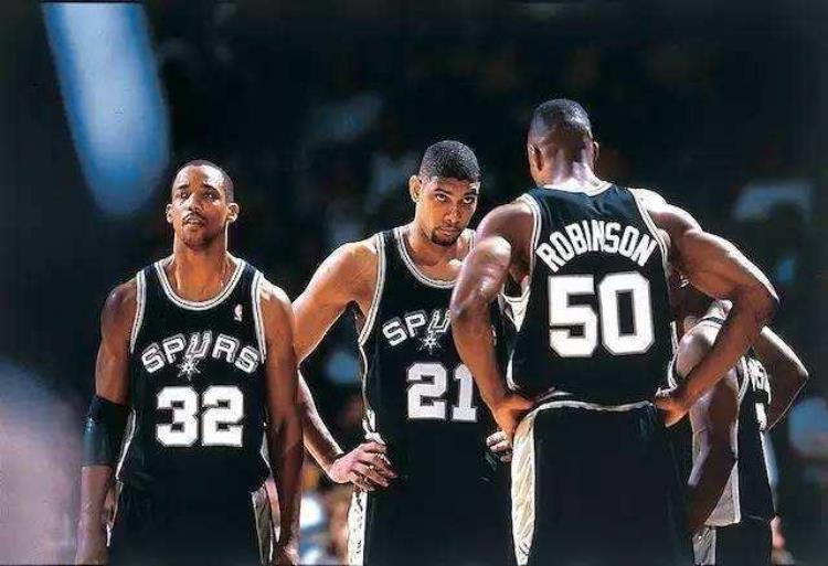 90年代的NBA内线到底有多拥挤强如奥尼尔也无法横着走