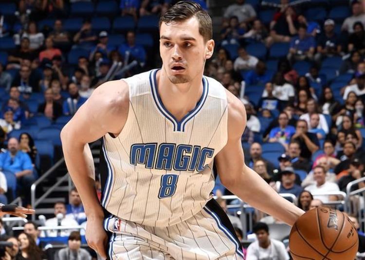 从NBA退役后还能领钱大致一年117万巴特尔7万那姚明阿联呢