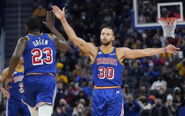 今日NBA战7场东部2强隔空暗战争夺领头羊姚明老东家PK快船