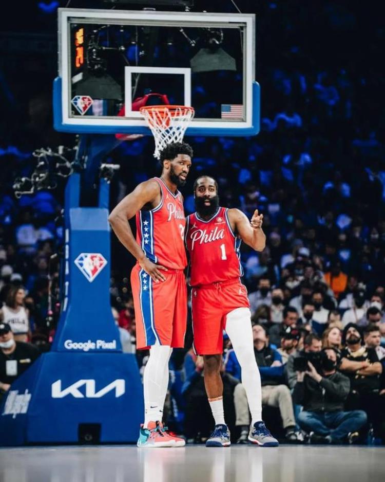 难兄难弟哈登和保罗都陷入了可能被钉在NBA耻辱柱上的尴尬