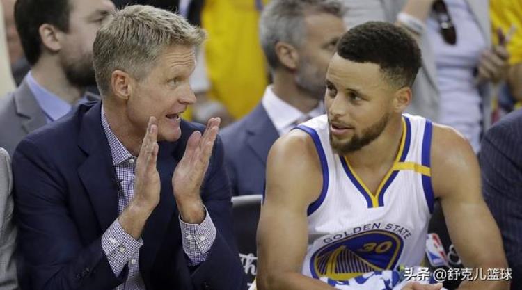 篮球俱乐部总经理跟主教练谁地位高「NBA为什么不让教练来选人要让总经理选最好的总经理是谁」