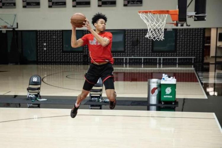戈登再也不参加扣篮大赛「NBA扣篮大赛改规则没有评委的9分戈登却不参加比赛了」
