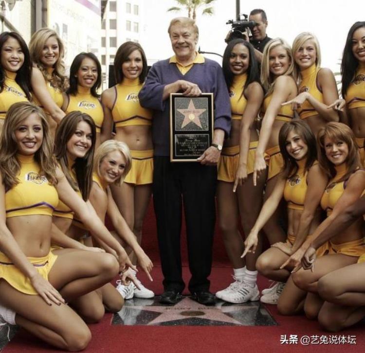 湖人女老板珍妮巴斯「从NBA名媛到最强女老板珍妮巴斯的故事远比你想象的精彩」