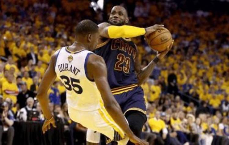 NBA穿两对袜子「也是个人癖好NBA球星爱穿两双球袜」
